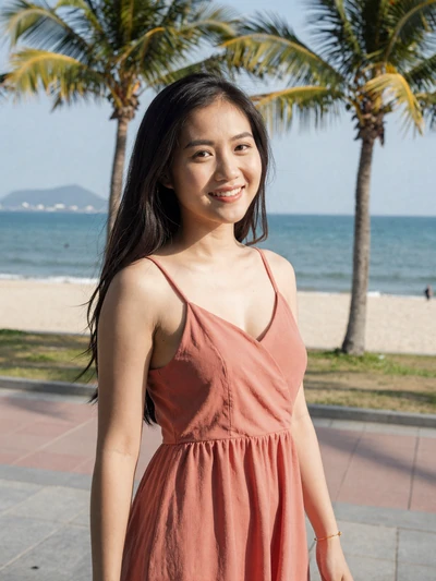 Hanh, 24, verified Vietnamese woman from Da Nang interested in dating Western men